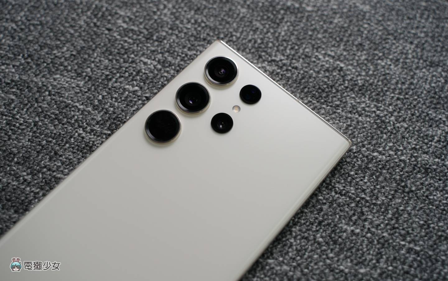 三星 Galaxy S23 Ultra 快速开箱!相机镜头和处理器是两大升级亮点 内容图16 潮品文-大潮社旗下实时最新热点娱乐时尚数码等新闻资讯网站! 三星 Galaxy S23 Ultra 快速开箱!相机镜头和处理器是两大升级亮点