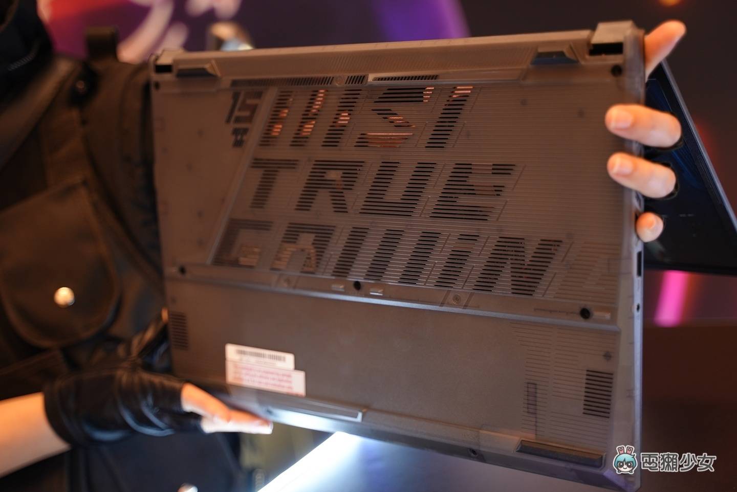 出门|旗舰机皇 17 万元 Titan GT77 登场!大好评商务 Prestige 系列出 13 吋 990 克轻薄笔电,新电竞系列诞生 内容图10 潮品文-大潮社旗下实时最新热点娱乐时尚数码等新闻资讯网站! 出门|旗舰机皇 17 万元 Titan GT77 登场!大好评商务 Prestige 系列出 13 吋 990 克轻薄笔电,新电竞系列诞生