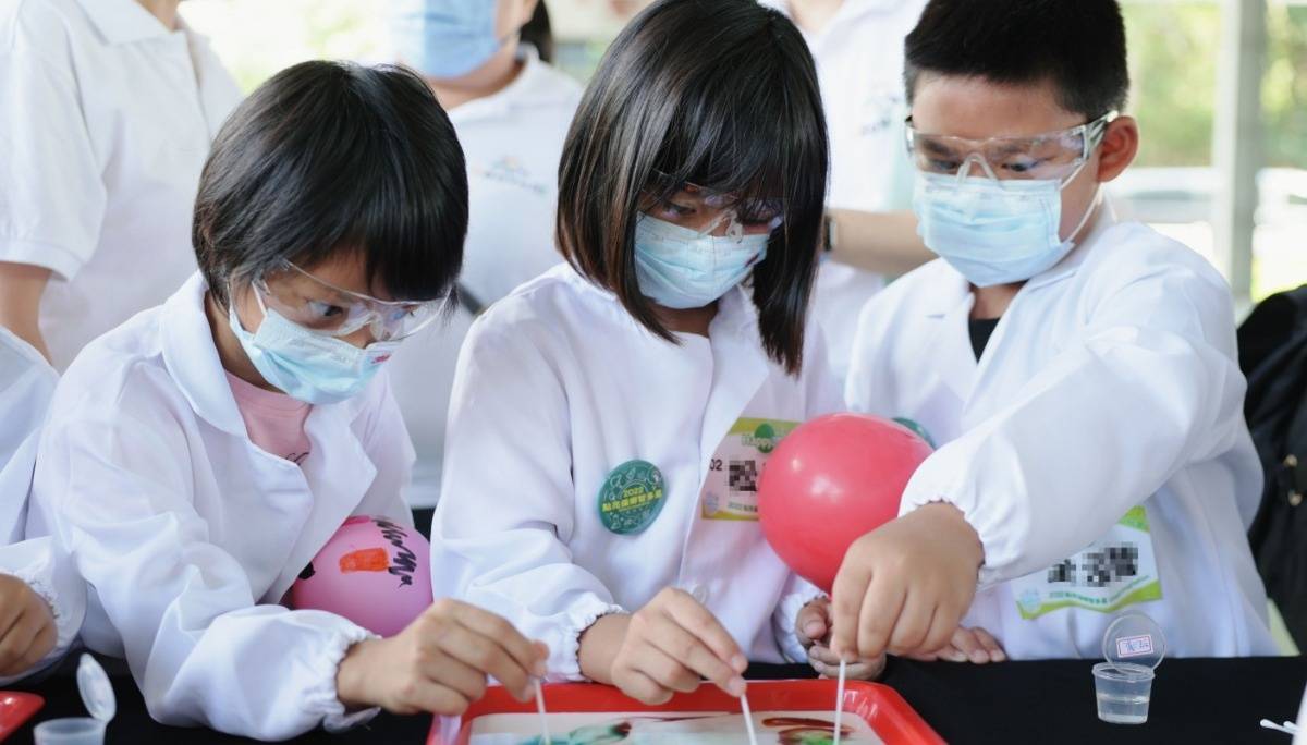 90% 的中国台湾人认为女性是 STEM 领域发展潜力军！来看看 STEM 到底代表什么吧！