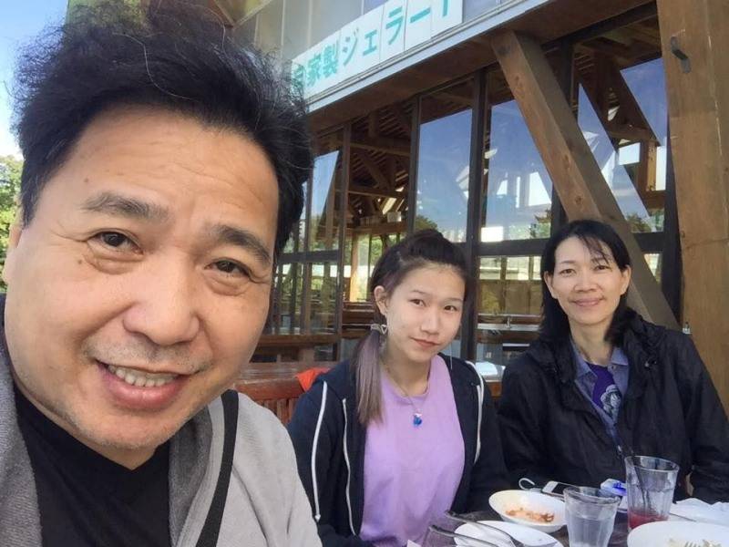 58岁古明华内地开餐厅！亲自坐镇、泡奶茶 娱乐资讯 图4张