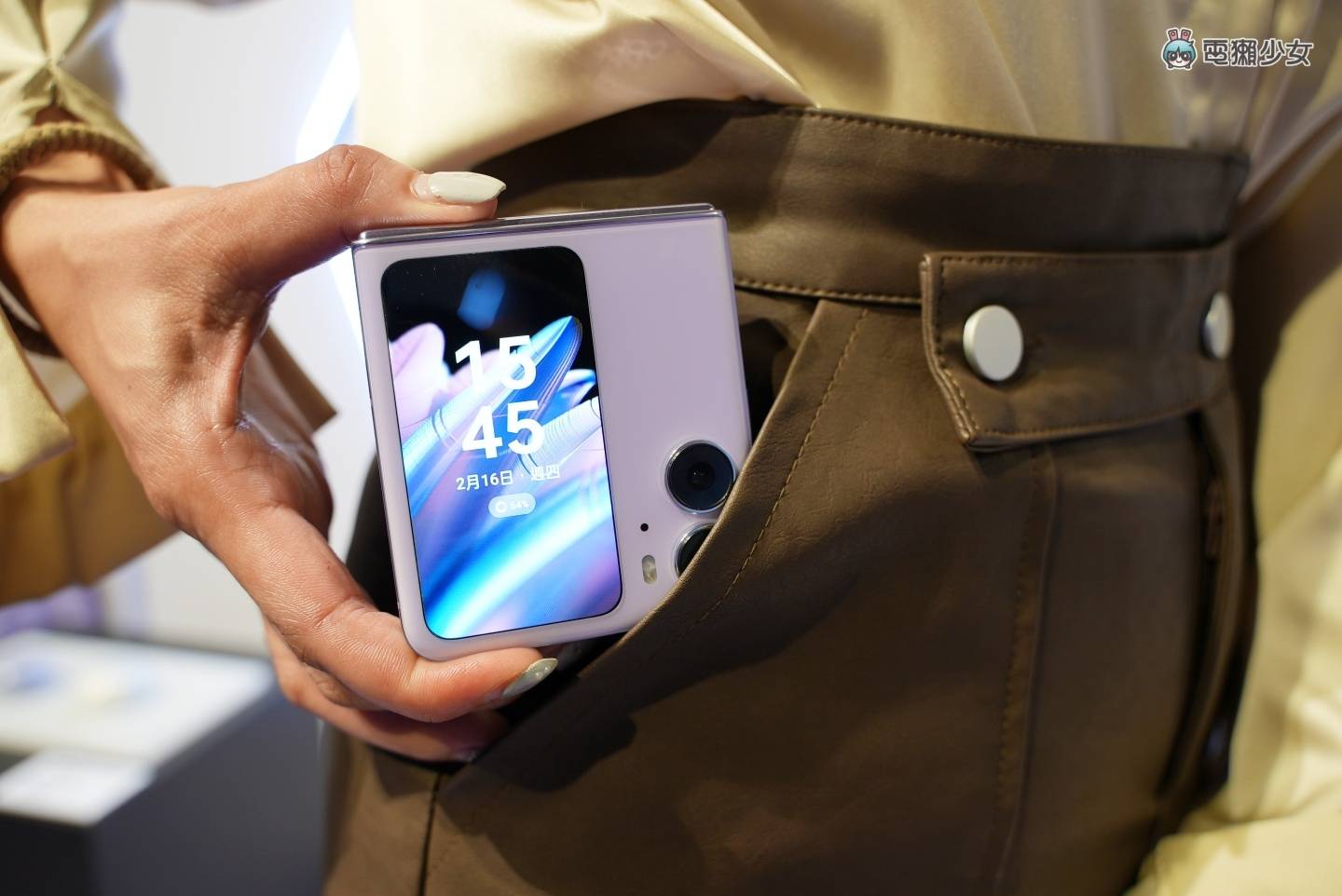OPPO 折叠手机打赢三星了吗？让 Find N2 Flip 与 Galaxy Z Flip4 一较高下！（内有实机照）
