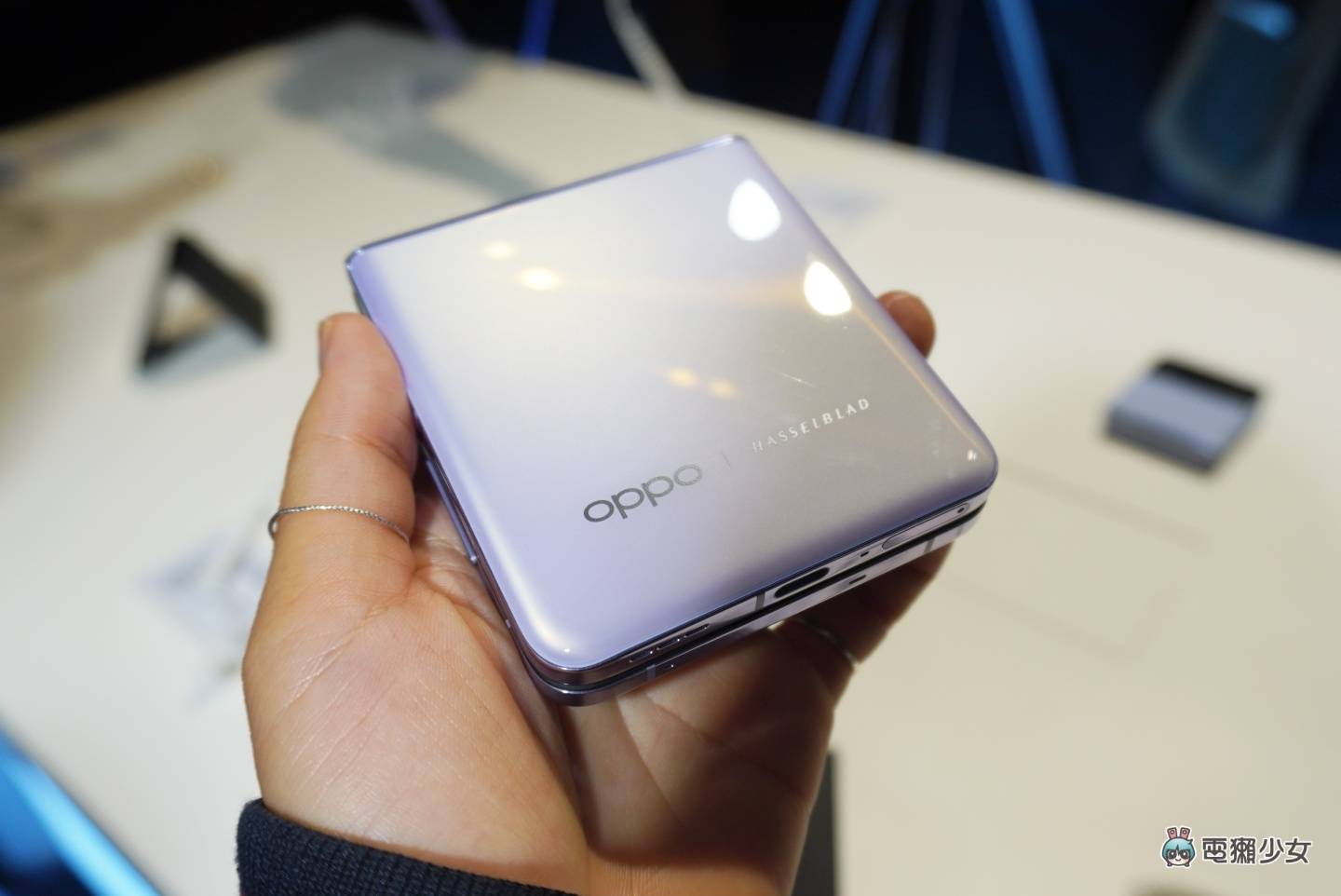 出门｜看看 OPPO 新机 Find N2 Flip 优势在哪？又大又流畅的外萤幕 自拍更方便 还可以养电子宠物！ 数码科技 图4张