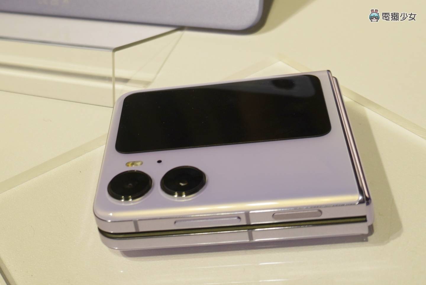 出门｜看看 OPPO 新机 Find N2 Flip 优势在哪？又大又流畅的外萤幕 自拍更方便 还可以养电子宠物！ 数码科技 图8张
