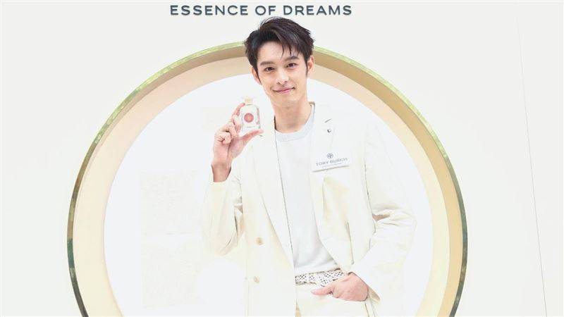 曹佑宁认爱王净　同游日本“被闪婚”早上见讯息傻眼：一切顺其自然！