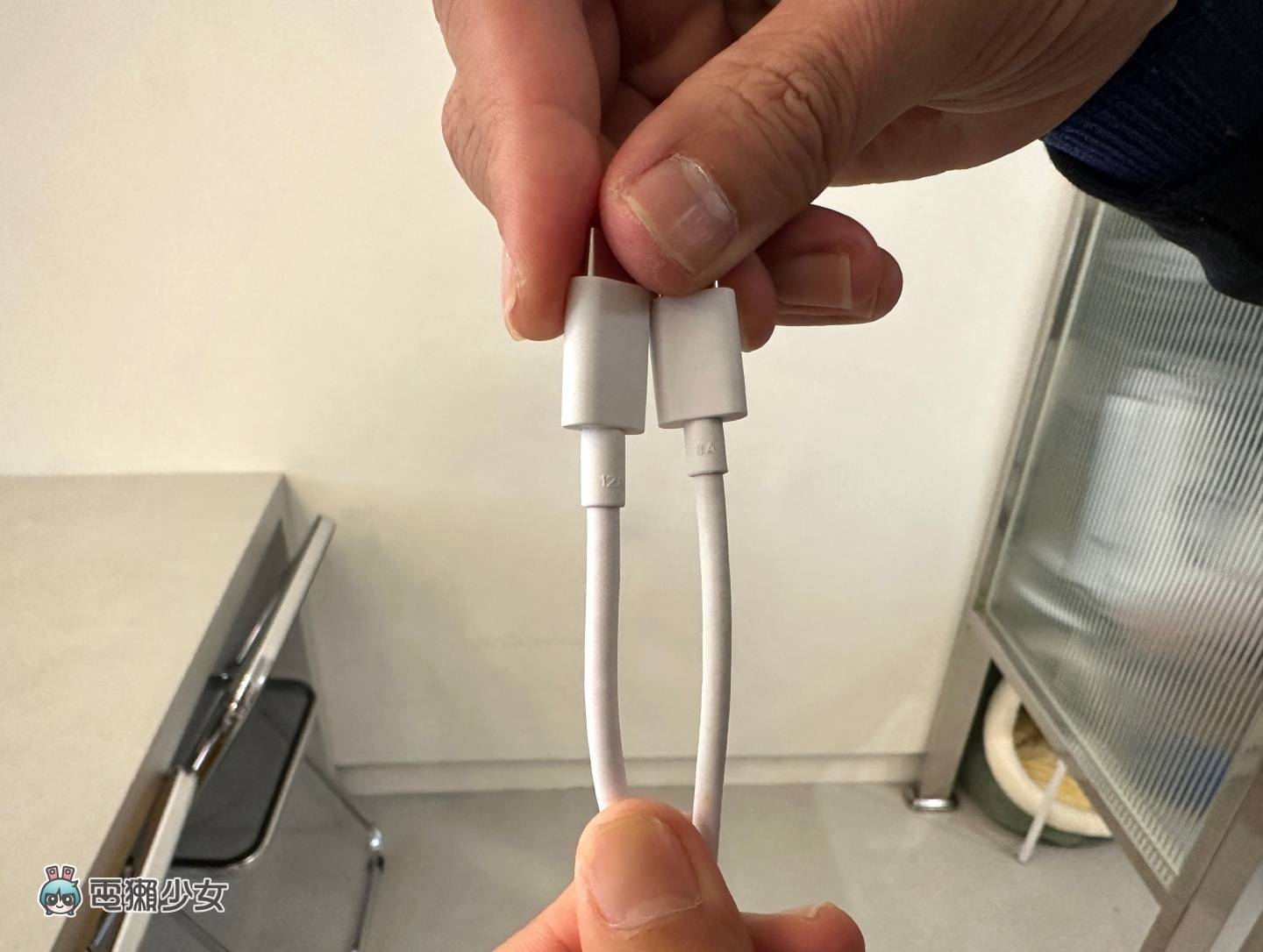 出门|realme GT3 快速动眼看!具备 240W 超级闪充 还有超炫的 RGB 灯效 内容图3 潮品文-大潮社旗下实时最新热点娱乐时尚数码等新闻资讯网站! 出门|realme GT3 快速动眼看!具备 240W 超级闪充 还有超炫的 RGB 灯效