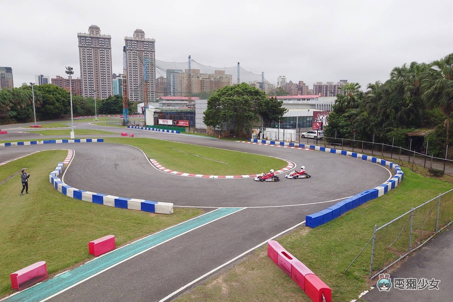 出门|更快的竞技卡丁车现身!桃园大鲁阁 Go-Kart 马力提升 KA100 与纯电车试驾 内容图10 潮品文-大潮社旗下实时最新热点娱乐时尚数码等新闻资讯网站! 出门|更快的竞技卡丁车现身!桃园大鲁阁 Go-Kart 马力提升 KA100 与纯电车试驾