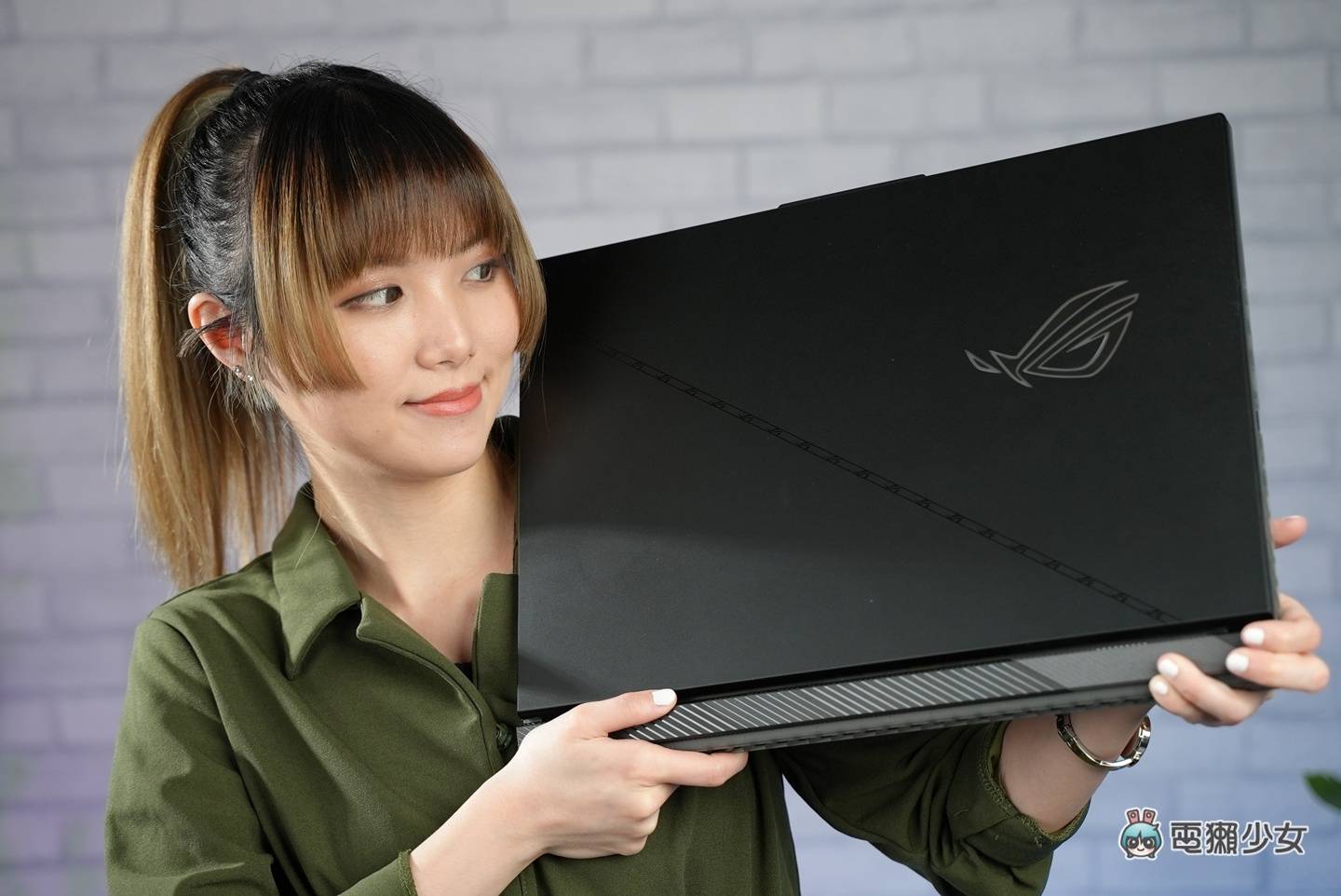 尝试客家路线？超强电竞笔电 ROG Strix SCAR 18/16（G834/G634）Nebula 霓真技术萤幕、三风扇风道、液态金属导热走甜甜价