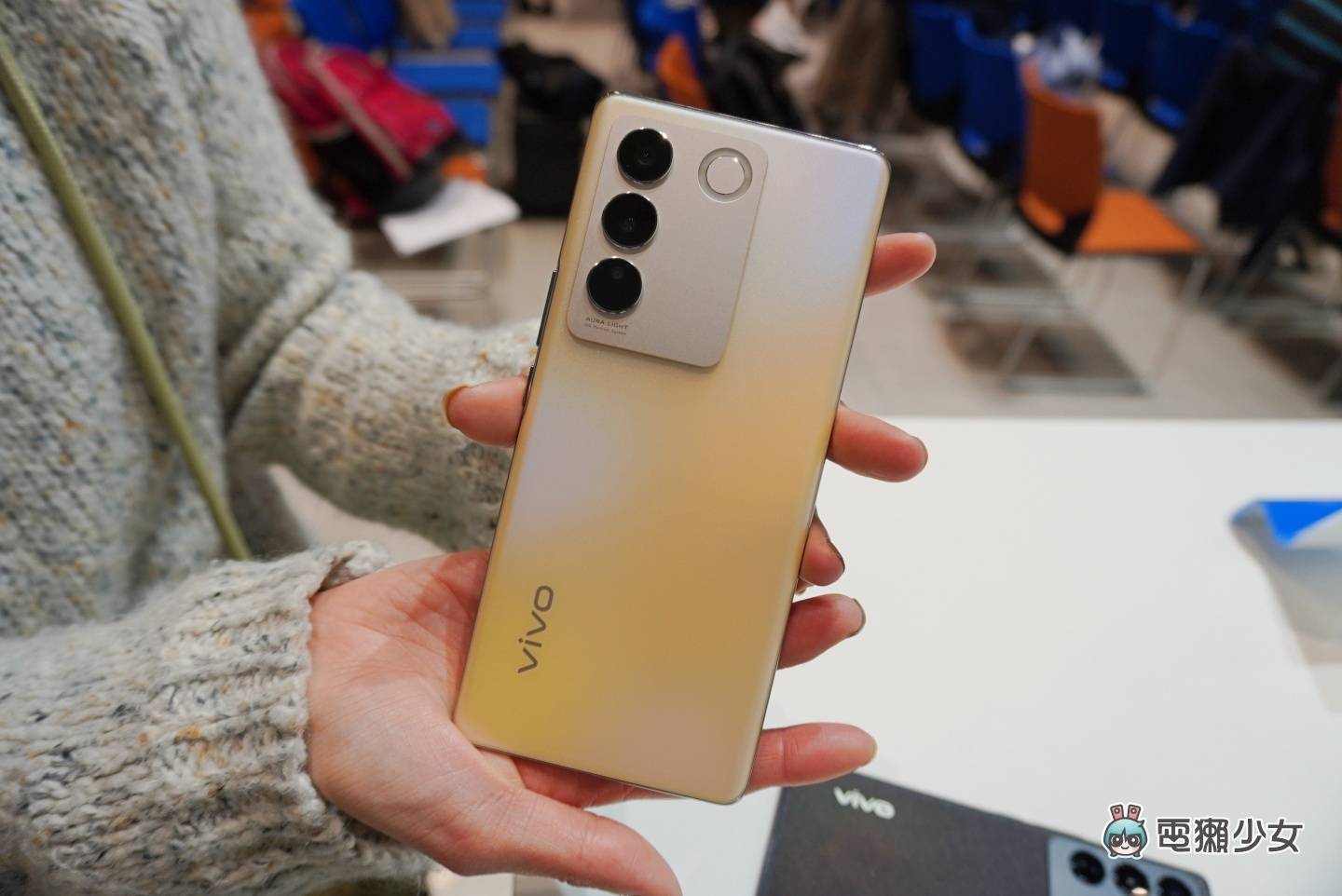 出门|vivo V27 5G 人像旗舰机来啦!具备全新的‘ 时尚柔光环 ’不管多黑怎么拍都好看 内容图6 潮品文-大潮社旗下实时最新热点娱乐时尚数码等新闻资讯网站! 出门|vivo V27 5G 人像旗舰机来啦!具备全新的‘ 时尚柔光环 ’不管多黑怎么拍都好看