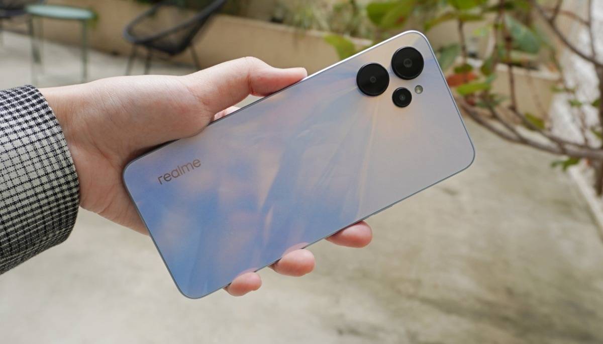 出门｜realme 10T 5G 登场！256GB 超大容量的街拍机售价只要 8,990 元