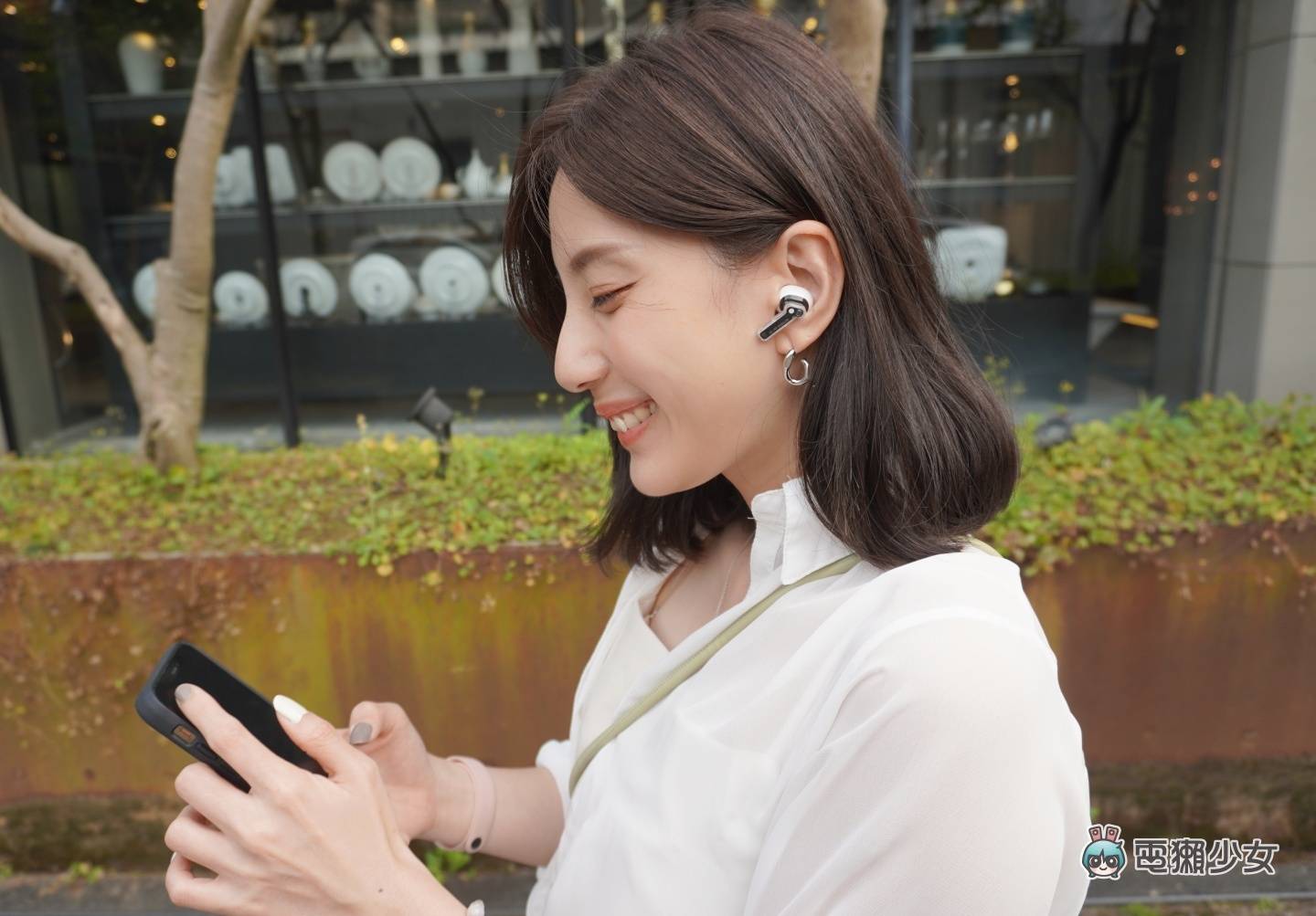 开箱|Nothing Ear (2) 透明外壳依旧吸睛!具备主动降噪和舒适至极的配戴体验 内容图9 潮品文-大潮社旗下实时最新热点娱乐时尚数码等新闻资讯网站! 开箱|Nothing Ear (2) 透明外壳依旧吸睛!具备主动降噪和舒适至极的配戴体验