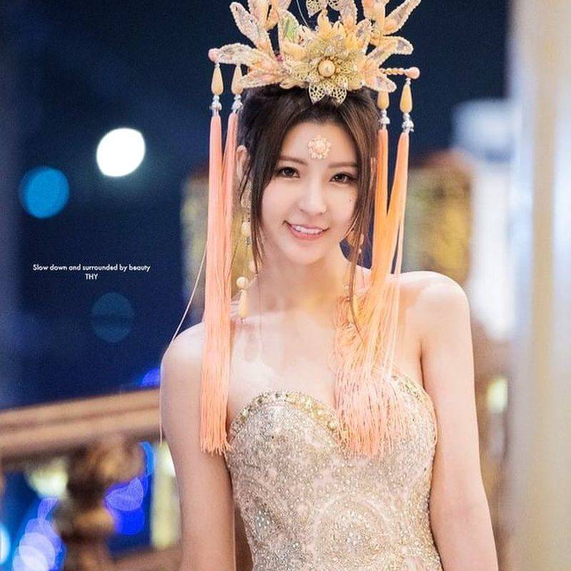 有着庙会“最美礼生”称号的宁宁（赵采瑄）。（图／翻摄自宁宁脸书）