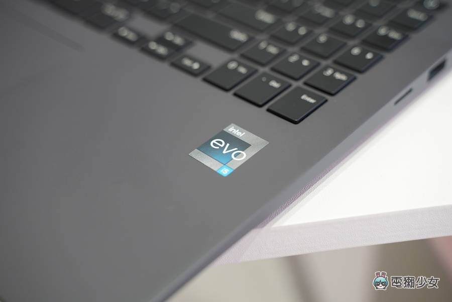 开箱|超轻款大萤幕商务笔电 LG gram 16 吋,通过 Intel Evo 认证与军规认证,2023 效能更新版 内容图4 潮品文-大潮社旗下实时最新热点娱乐时尚数码等新闻资讯网站! 开箱|超轻款大萤幕商务笔电 LG gram 16 吋,通过 Intel Evo 认证与军规认证,2023 效能更新版