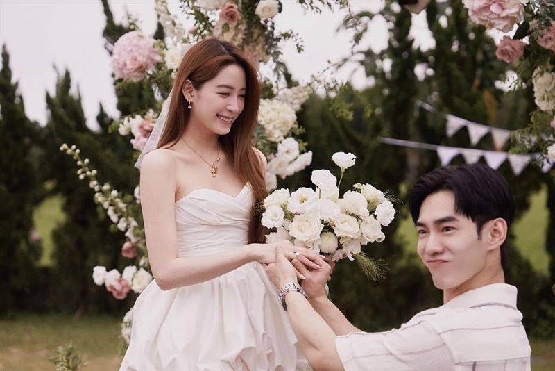 欧阳妮妮被张书豪求婚成功。（图／翻摄自张书豪 IG）