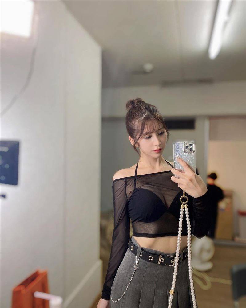 七森莉莉面容姣好身材火辣。（图／翻摄自riri_nanatsumori&nbsp; IG）