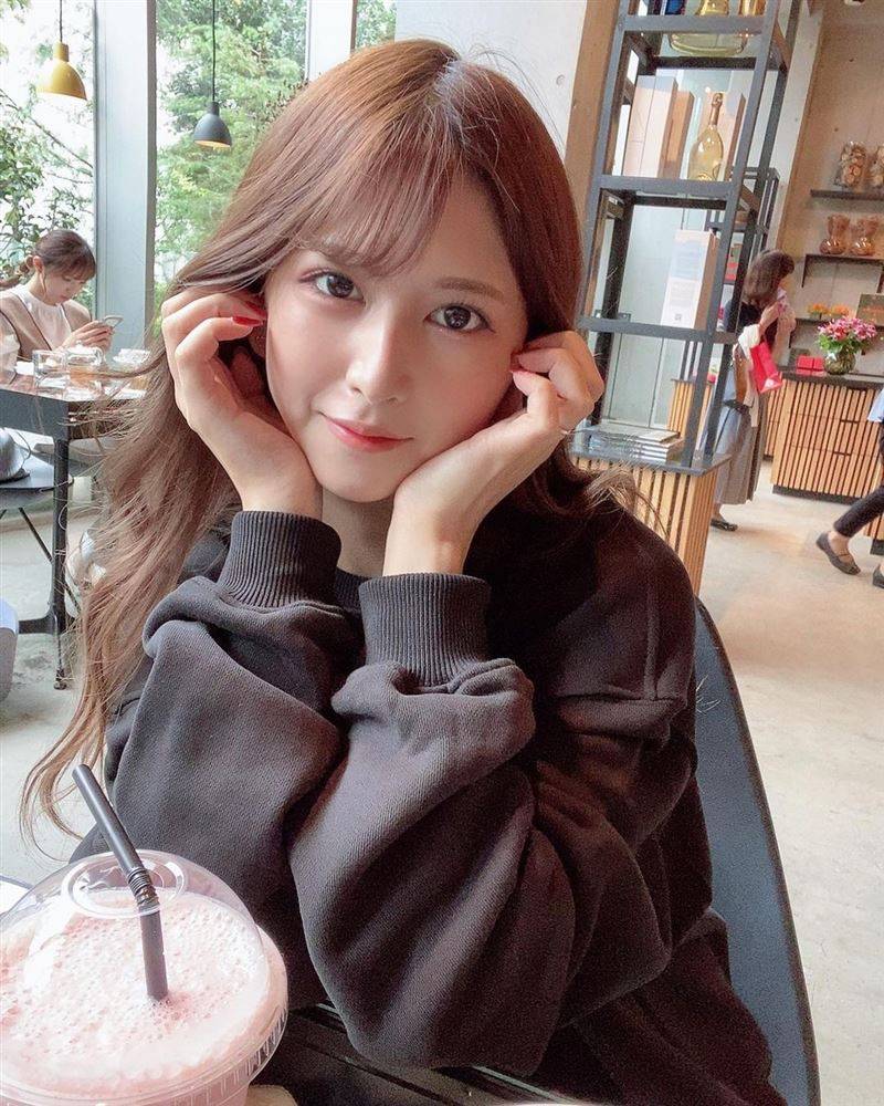 日本混血AA女神七森莉莉出道5年掳获大量粉丝。（图／翻摄自riri_nanatsumori&nbsp; IG）