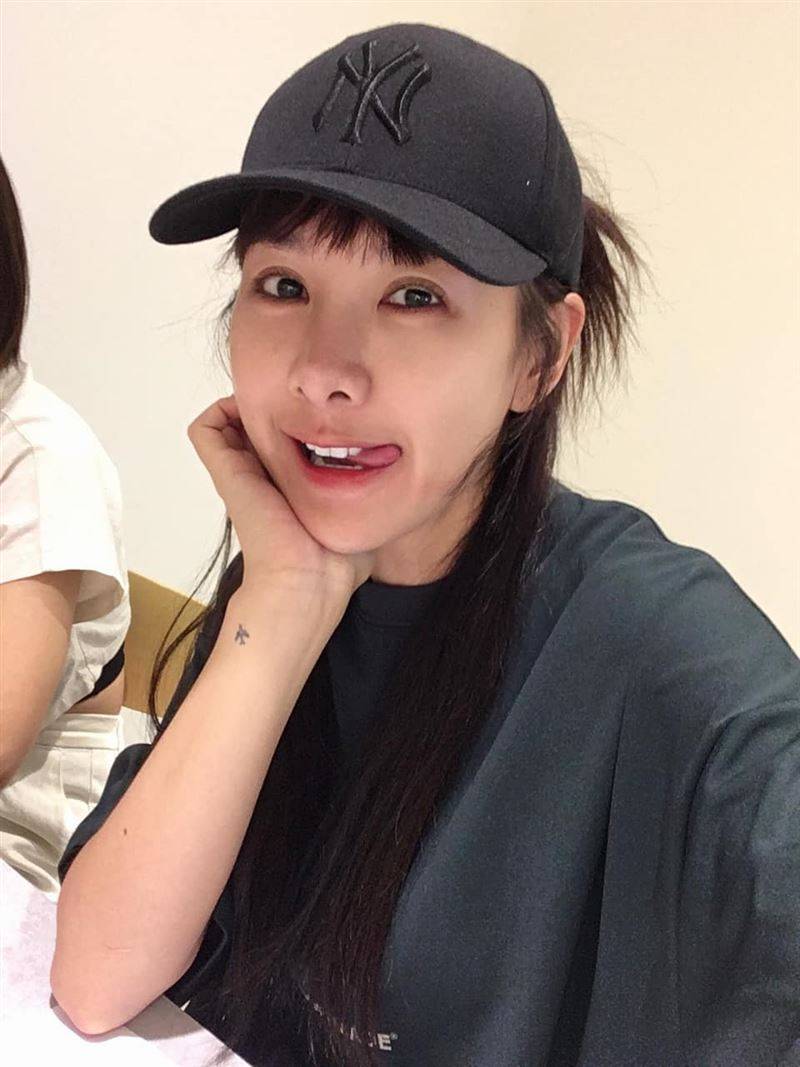 安心亚休假素颜自拍“真实面貌”刷爆IG！精致浓妆没了　粉惊艳：超天然 时尚资讯 图4张