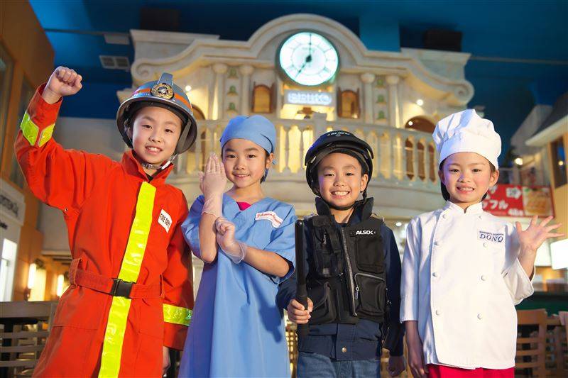 位于日本马来西亚的KidZania设施内体验画面。（图／KCJ GROUP株式会社提供）