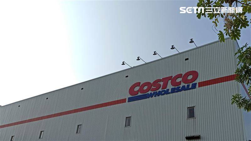 好市多停车场也办S2O？　休旅车自撞柱启动洒水系统　驾驶竟逃逸