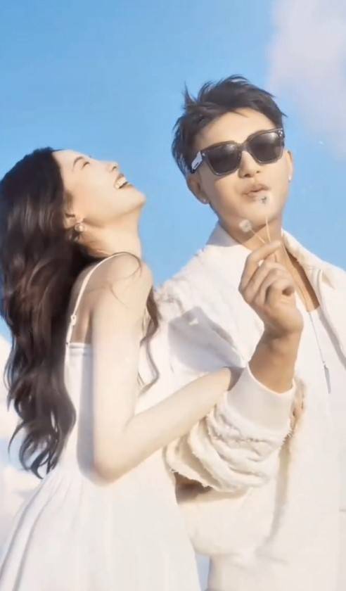 天生的恋爱脑！黄子韬认爱后立即换情侣头像 徐艺洋却唱反调 娱乐资讯 图1张