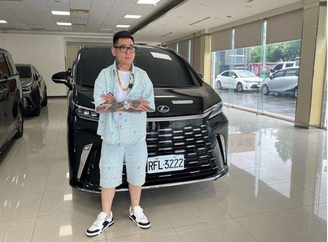 蹦板爆穿“LV假货！”才在高铁遗失100万 　本人道歉认了：老婆买的 时尚资讯 图3张