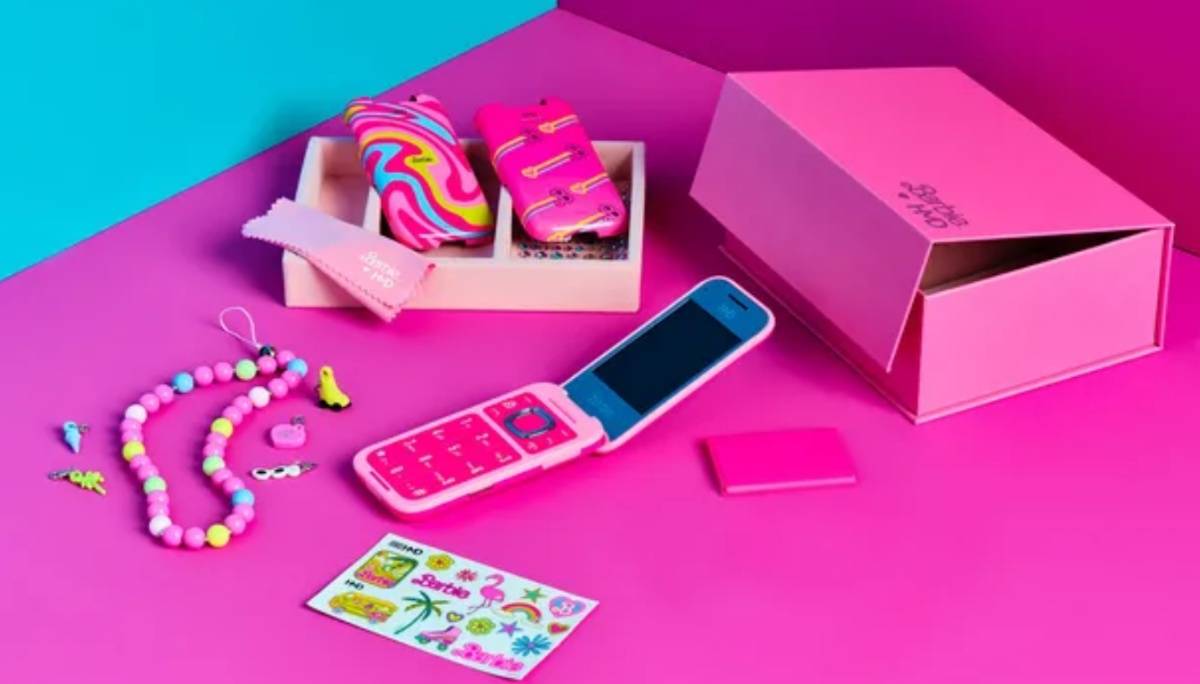 HMD Barbie Phone 来袭！走复古路线的超粉红翻盖式手机