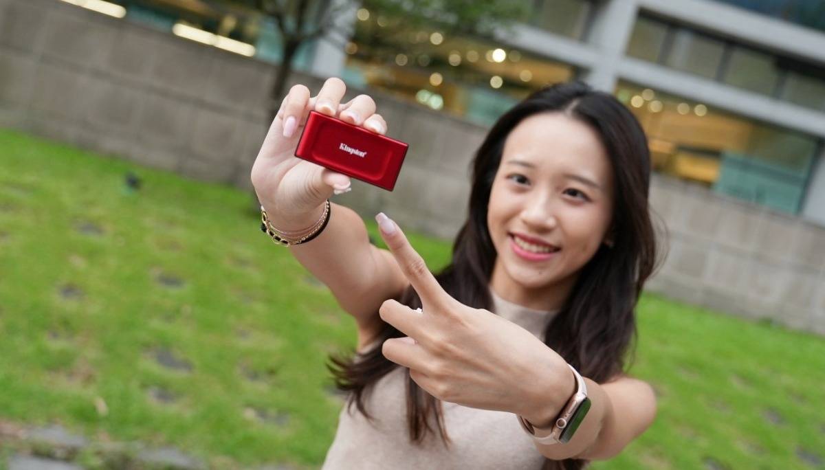 开箱｜没看过这么轻的 SSD 固态硬碟吧！Kingston XS1000 使用心得老实说