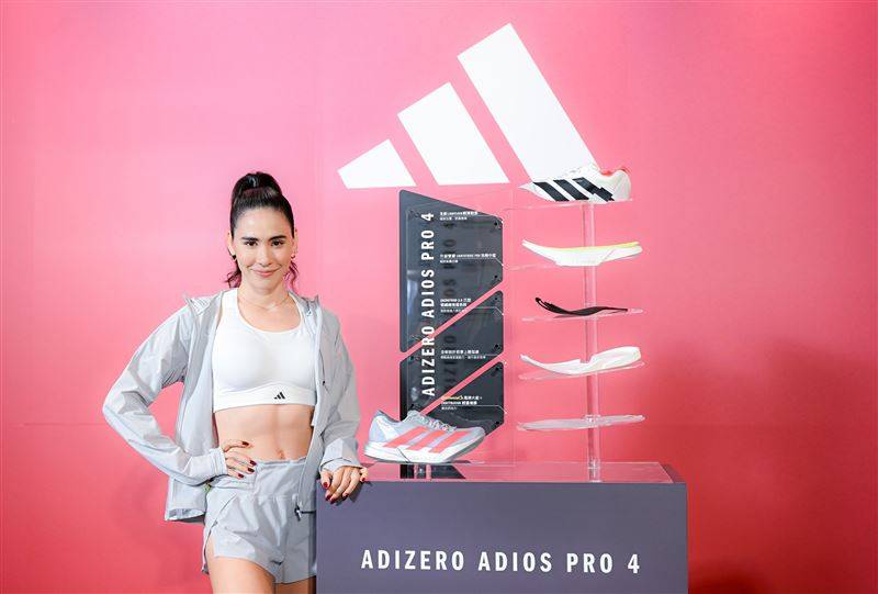 指尖上的奇幻国度!OPI WICKED魔法坏女巫联名登场 内容图11 潮品文-大潮社旗下实时最新热点娱乐时尚数码等新闻资讯网站! 雷理莎号召菁英跑者穿上ADIZERO ADIOS PRO 4感受速度革新。(图/品牌业者提供)