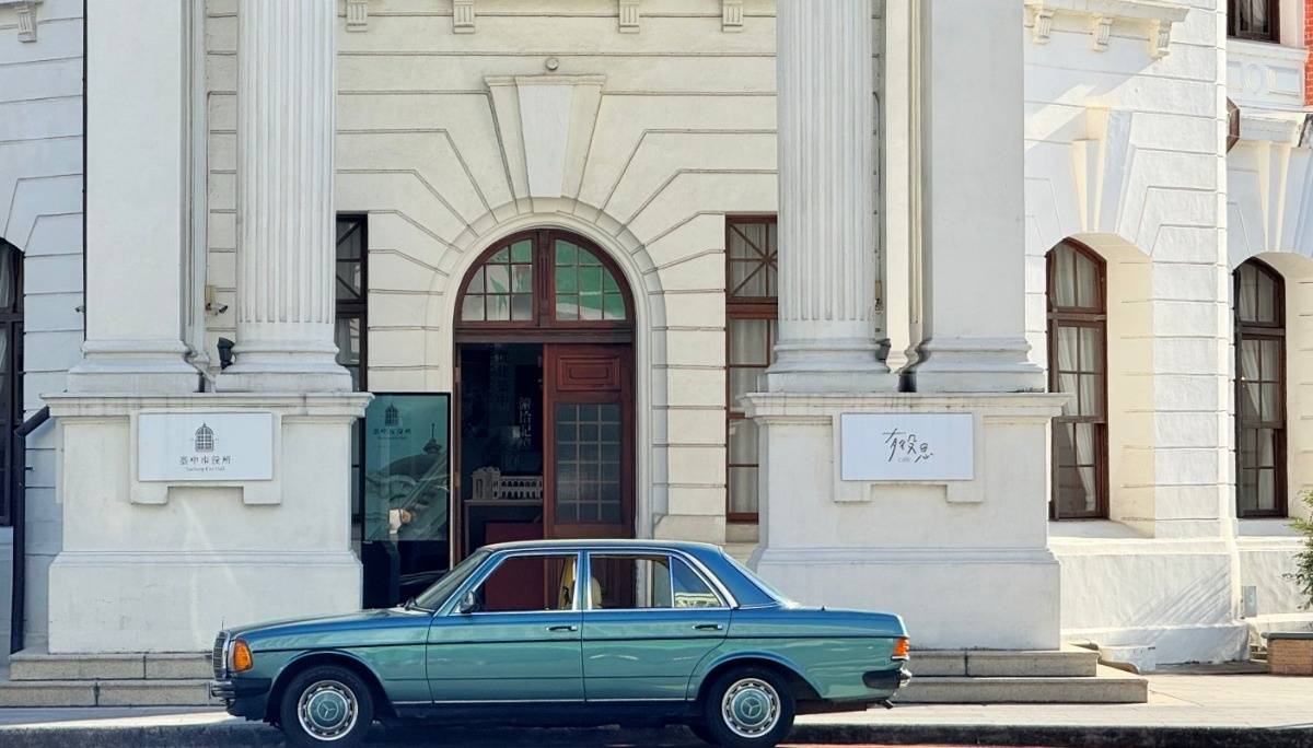 用 iPhone 16 Pro Max 把平凡街景拍成明信片！摄影师纪映光教你这样拍