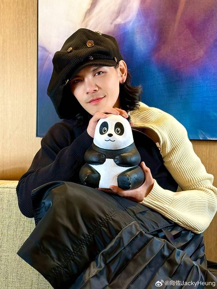 向佐走红毯不爽主持人访问！当场转头走人 娱乐资讯 图1张
