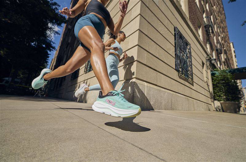 HOKA Bondi 9全面升级更新，发起9周挑战训练，号召Everybody Bondi成就新年运动目标。（图／品牌业者提供）
