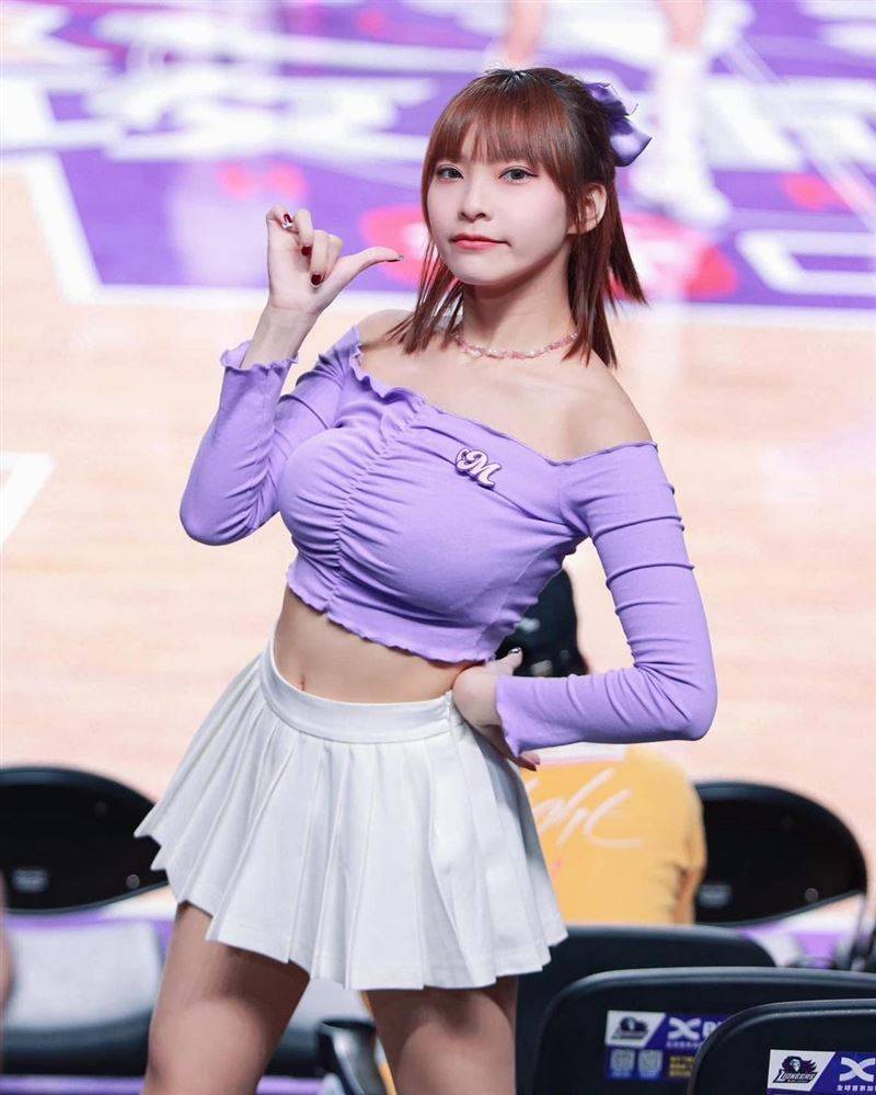味全龙小龙女霖霖。（图／翻摄自leelin0i IG）