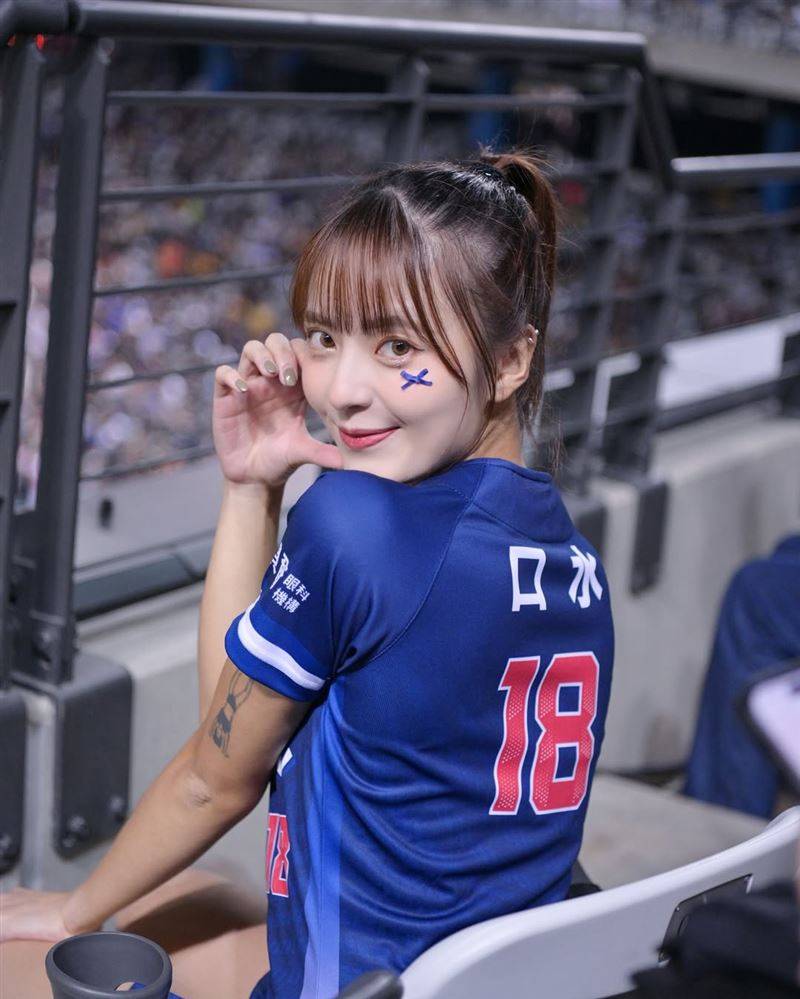 味全龙小龙女口水。（图／翻摄自trina___0108 IG）