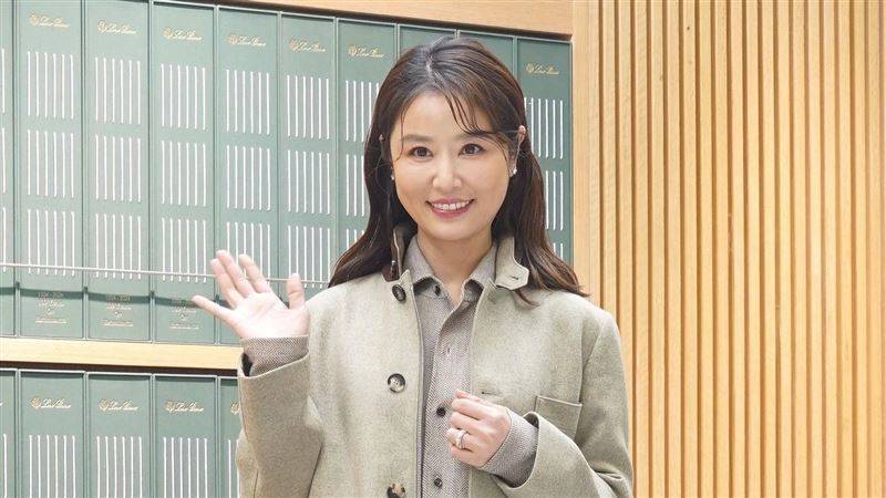 林心如搭公车、闹区排队半小时全为了“她” 曝与霍建华情人节做这件事