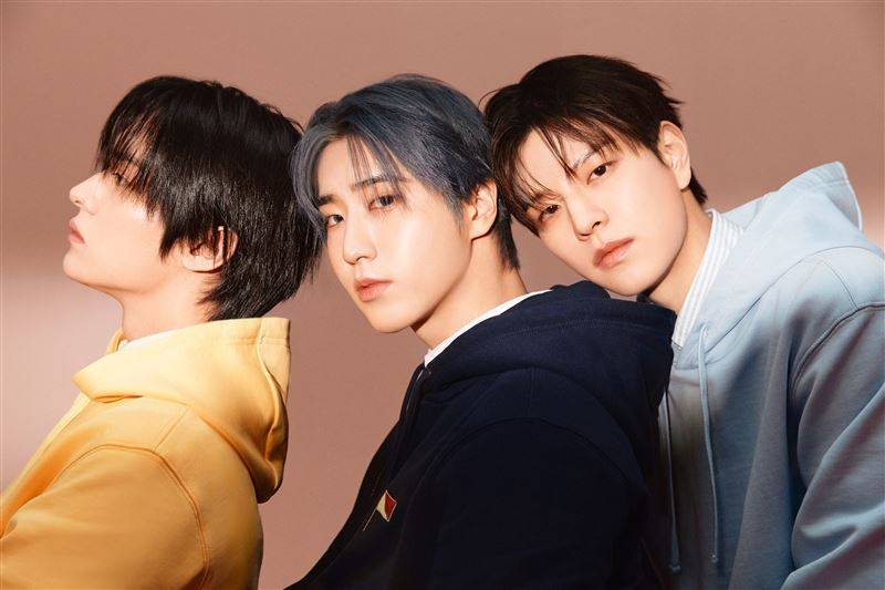 三度携手男团STRAY KIDS　TOMMY HILFIGER春季系列来了 时尚资讯 图3张