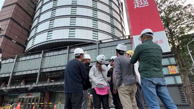 新光气爆，包括中国台湾业绩最高的台中LV，及许多独家精品柜也无法营业。（图／翻摄画面）