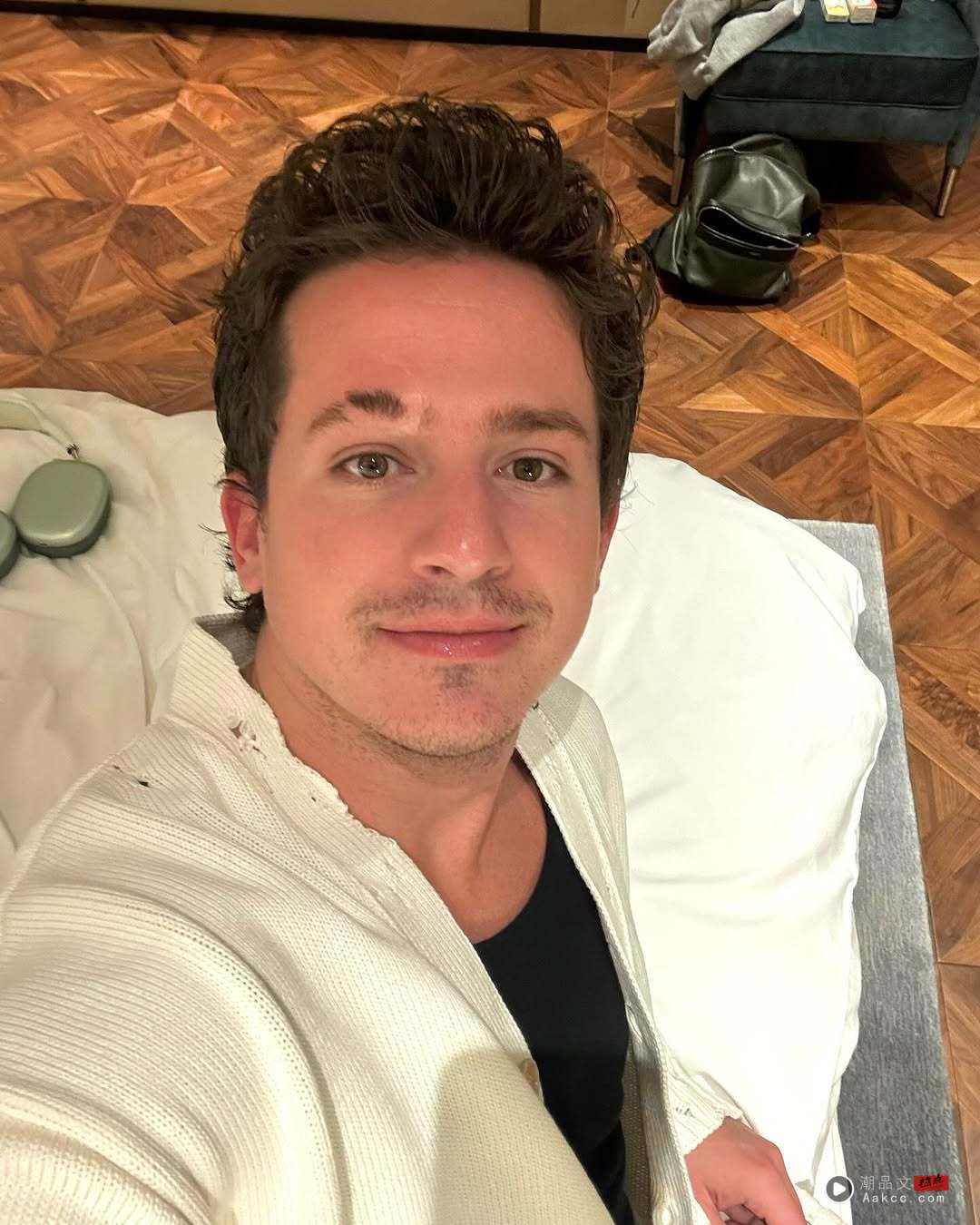 Charlie Puth 确认参战《歌手2025》！登机照被曝光 音乐合伙人是万妮达！ 娱乐资讯 图1张