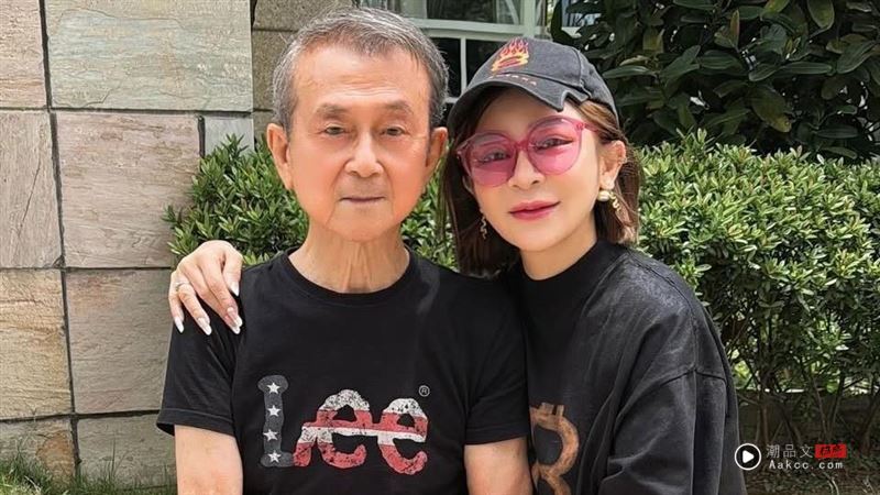 王彩桦端午节晒出和爸爸的合照，网友震惊看不出王爸爸已经88岁