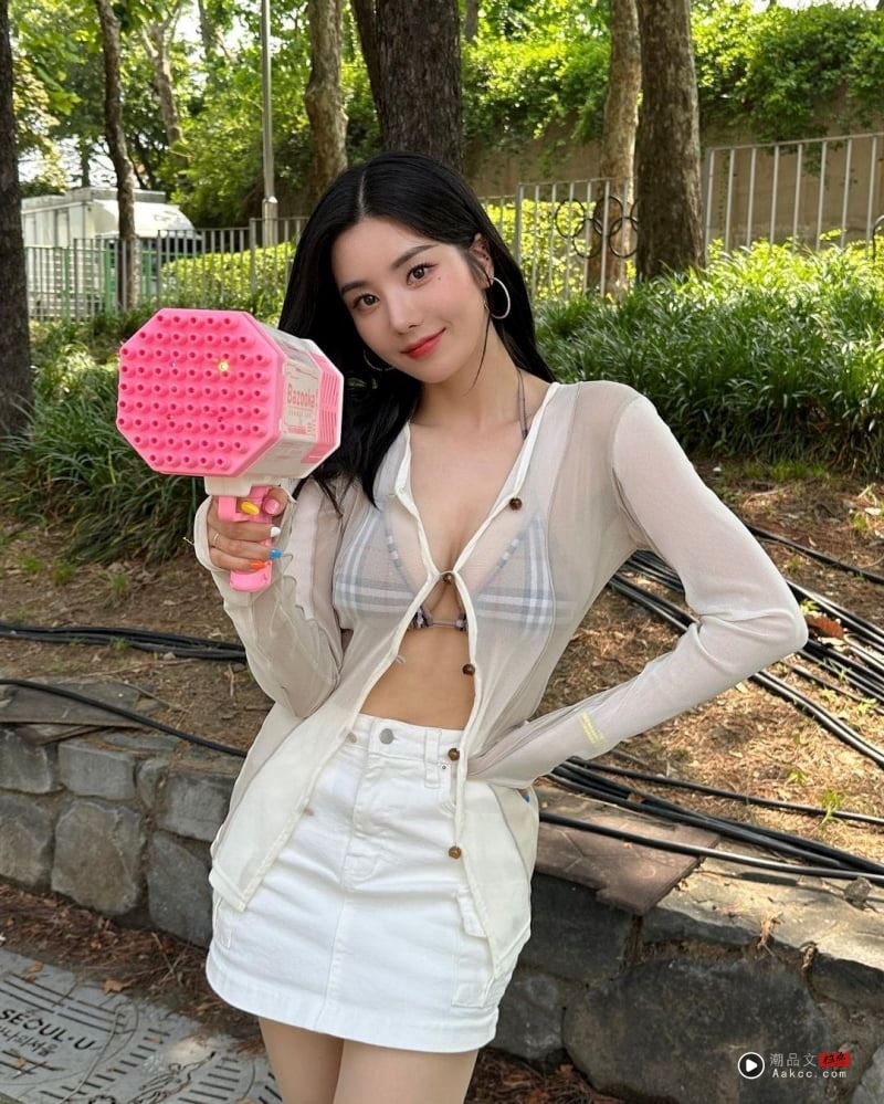“韩国第一美胸”女星峇里岛比基尼解锁！网嗨喊：“水弹女神”回归了 时尚资讯 图2张