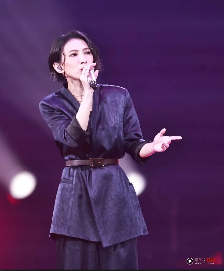 戴佩妮确定缺席金曲奖！幽默自封 “在家女歌手”！ 娱乐资讯 图2张