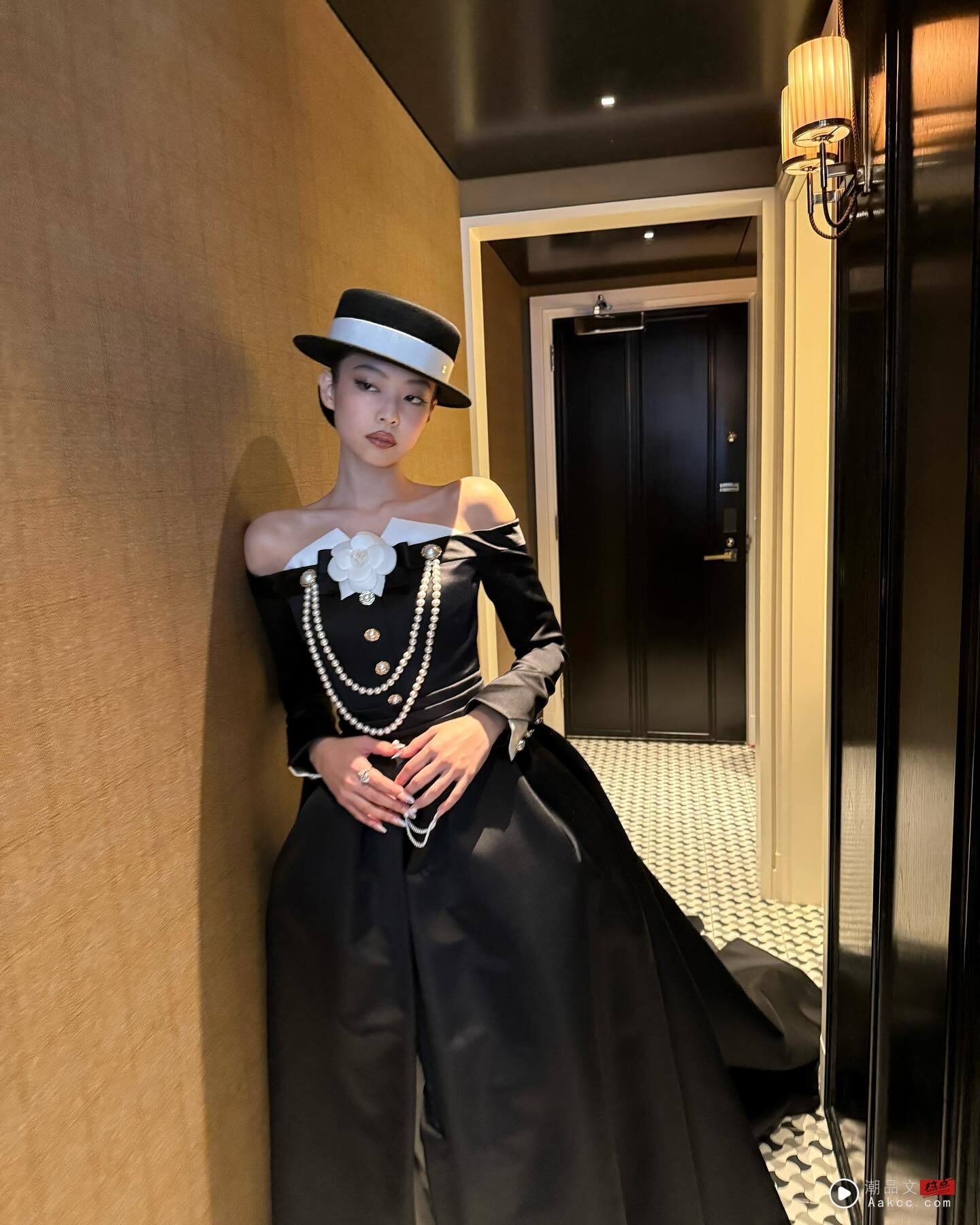 JENNIE 挑战吃辣失控崩溃！全身发抖大喊：救命啊！ 娱乐资讯 图1张
