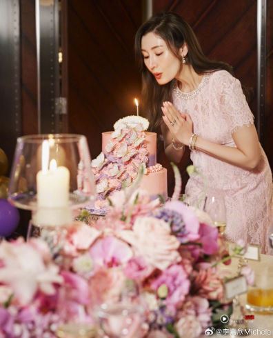 “最美港姐”李嘉欣55岁生日派对照疯传　近况美翻全网 时尚资讯 图3张