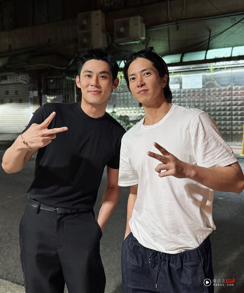 台日戏剧男神合体！陈奕与山下智久开心比YA　他嗨喊“如梦又似幻” 时尚资讯 图2张