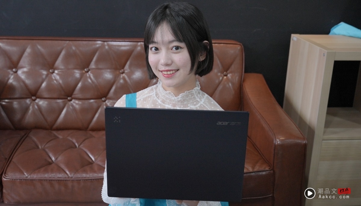 Acer TravelMate P6 14 AI 开箱｜轻巧、智慧、永续 一台真正懂生活的商务 AI 笔电