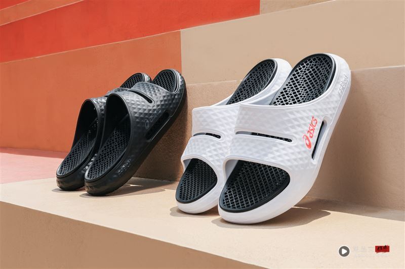 这“咖”限量联名《蓝色小精灵》约你快乐启程　adidas限时买2送1、66折 时尚资讯 图11张