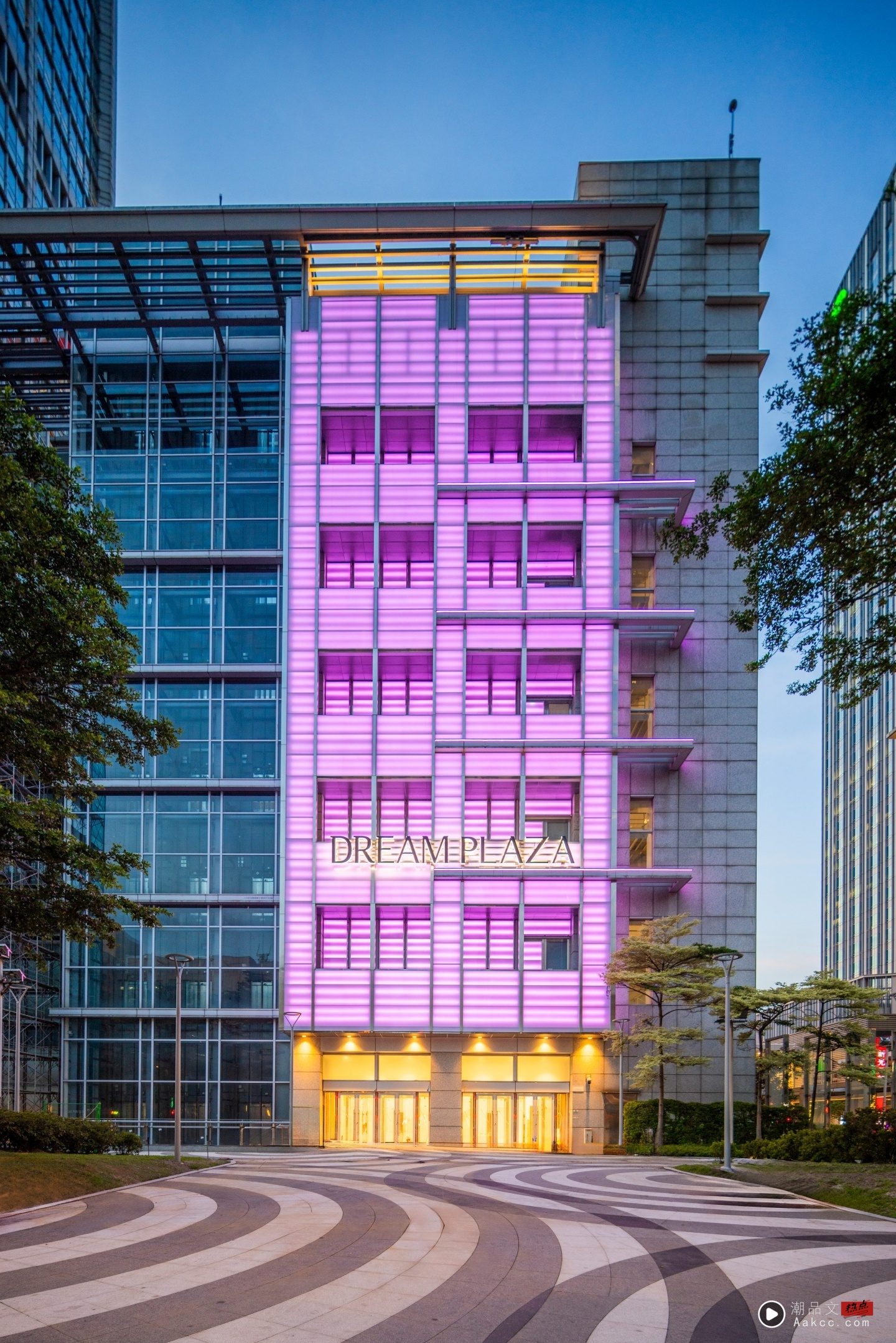 DREAM PLAZA 梦幻开幕在即！超大星巴克、博客来实体店、美食新宇宙一次逛