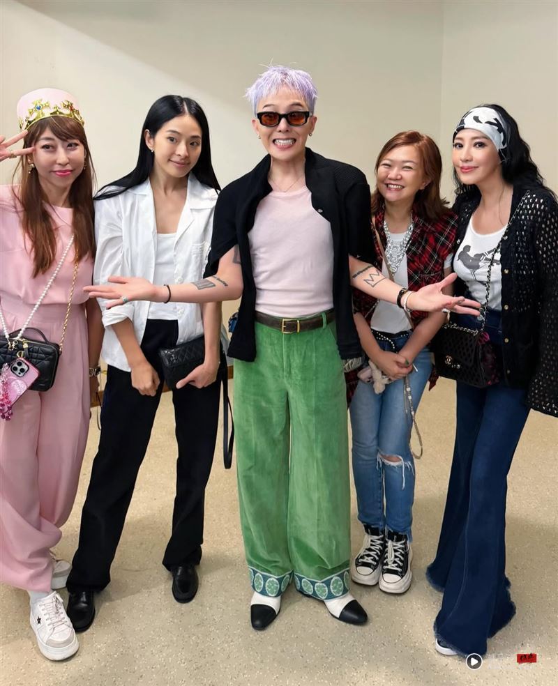 超强人脉！关颖后台近距离见GD“不敢直视”　惊见一细节“好调皮” 时尚资讯 图3张