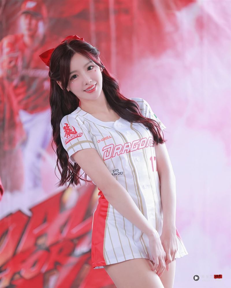 师大夜市惊见红发惹火中空妹！竟是“啦啦队新有菜”一转身辣翻42万粉 时尚资讯 图1张