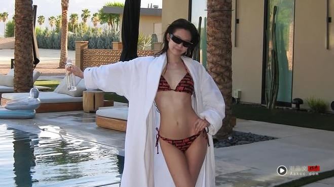Jennie开拉炼辣晒比基尼有端倪!竟是全球“仅此一件”引爆热议