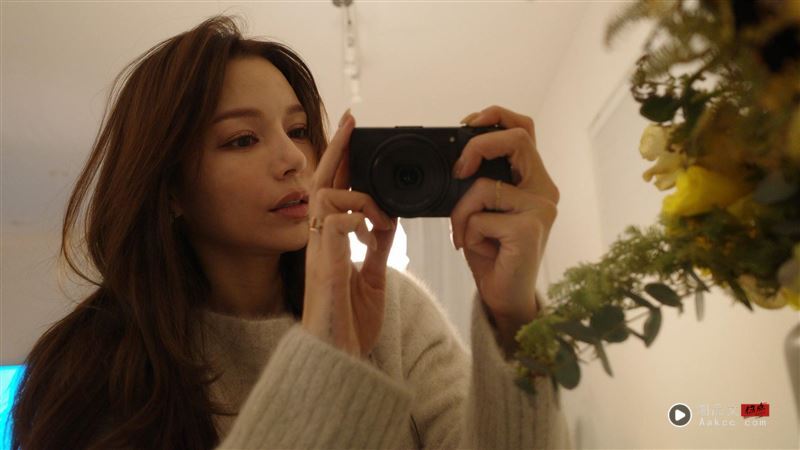 38岁传奇混血前女优“大学姐”力挺现役AA！撂重话：敢瞧不起绝不原谅