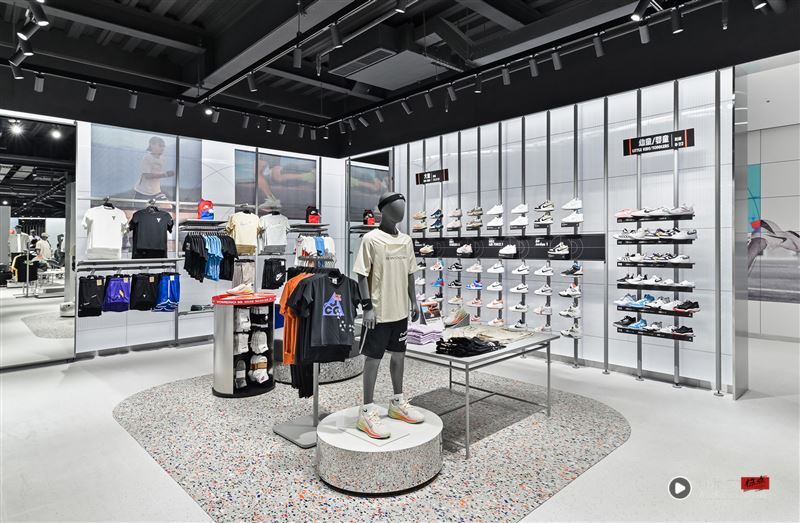 NIKE品牌体验店插旗逢甲商圈　NB 471玩心登场IU抢穿 时尚资讯 图6张